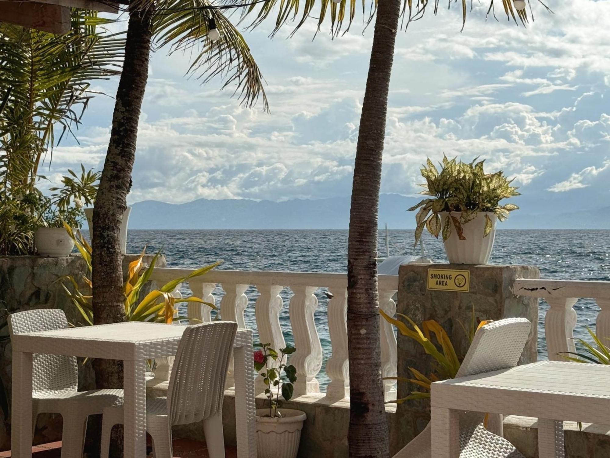 Sunset Beach Resort Moalboal Exteriör bild