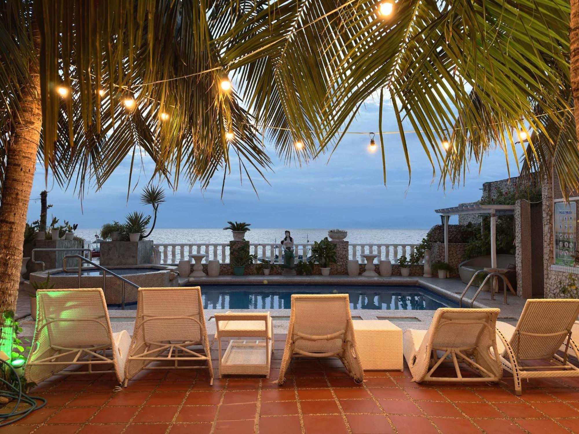 Sunset Beach Resort Moalboal Exteriör bild