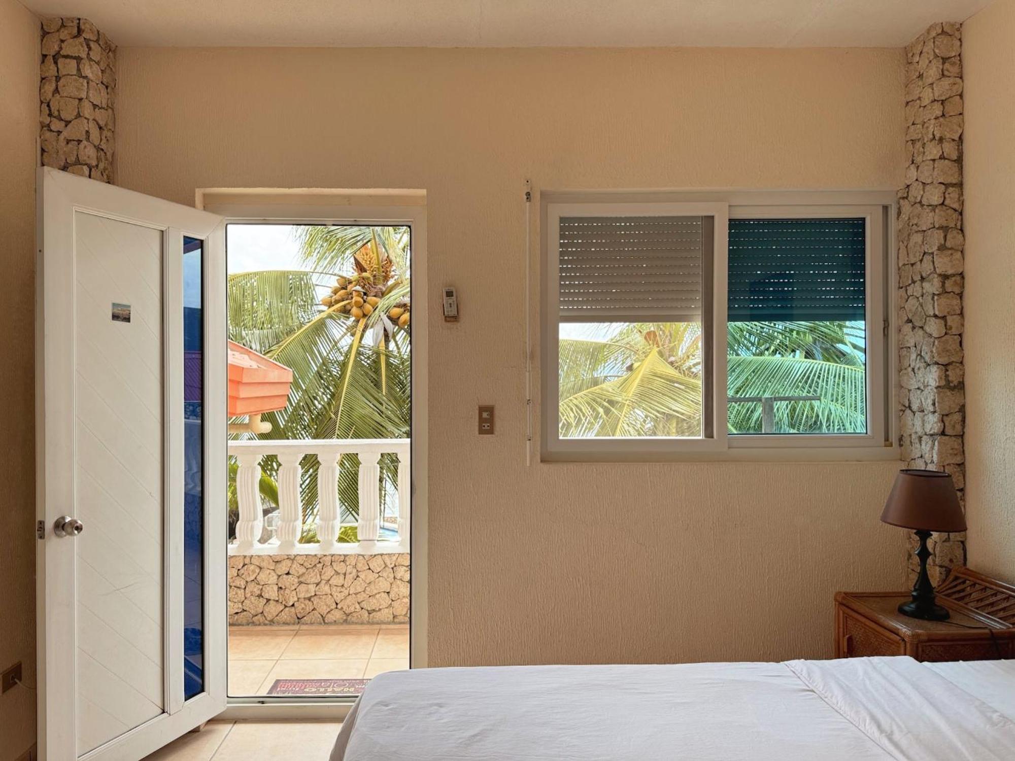 Sunset Beach Resort Moalboal Exteriör bild